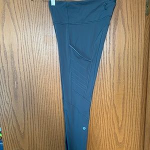 LINED LULULEMON LEGGINGS